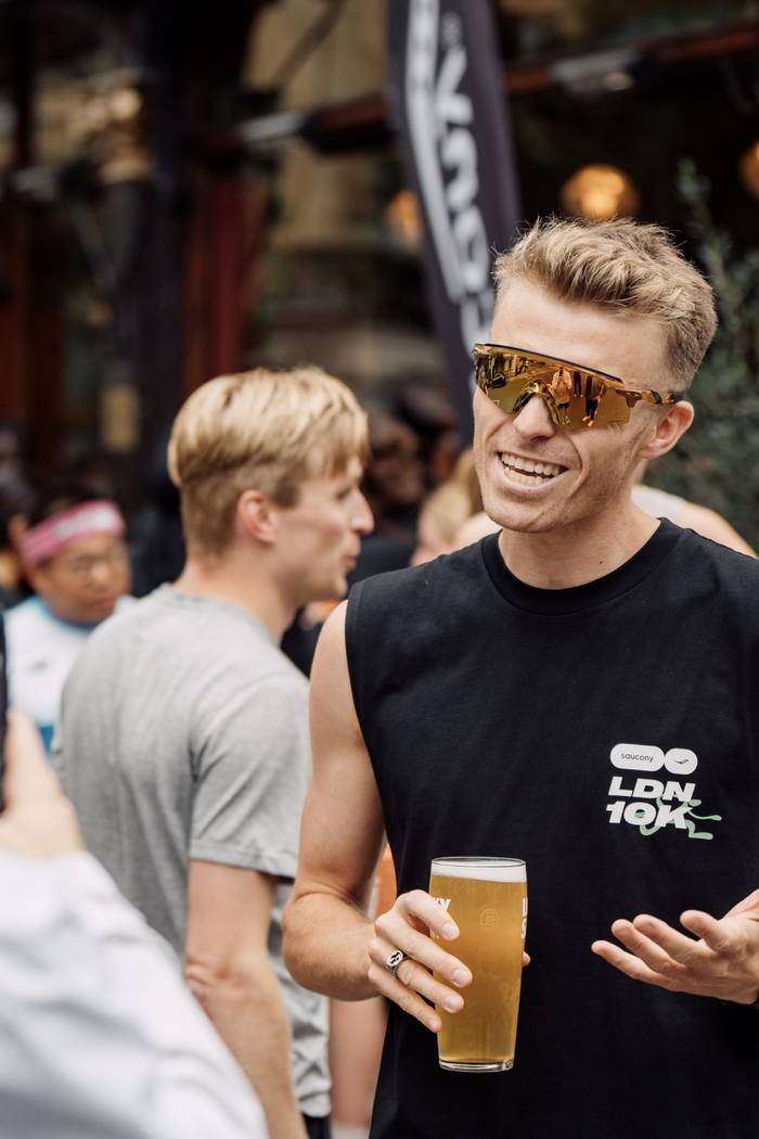 Lloyd chatting with runners at the Saucony LDN 10K